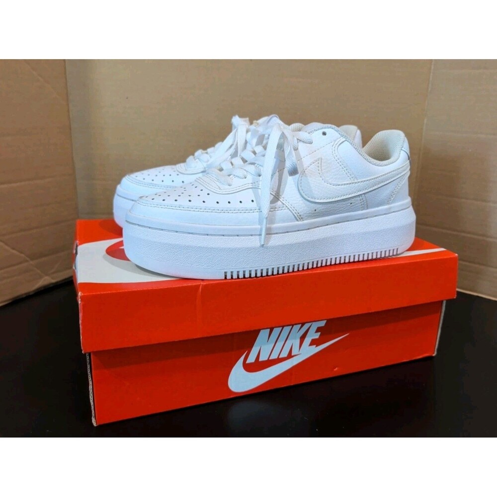 NIKE COURT VISION ALTA LTR TRIPLE WHITE SNEAKERS WOMEN'S SIZE 8 DM0113 100 EUC